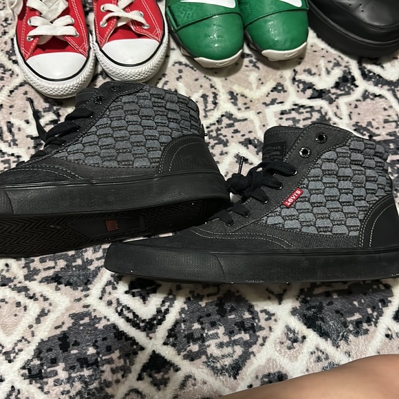 Levi’s - Picture 2 of 4